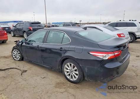 2020 Toyota Camry Le z USA, uszkodzony, nr VIN 4T1C11AK3LU359531